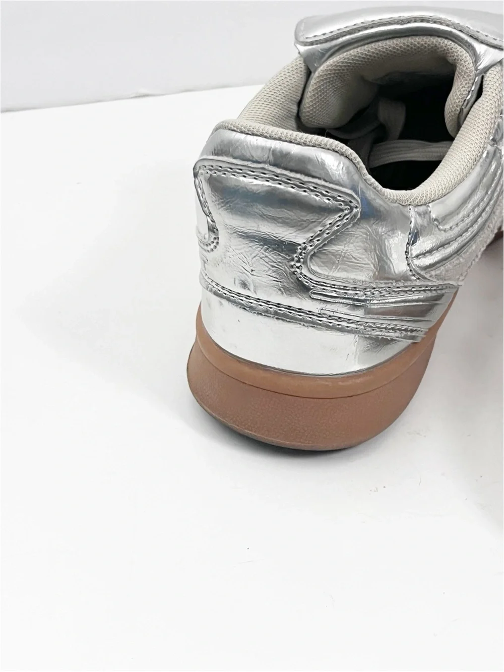 STEVE MADDEN Madrid Silver Metallic Lace Up Sneakers Shoes Size 7.5 Retro Casual